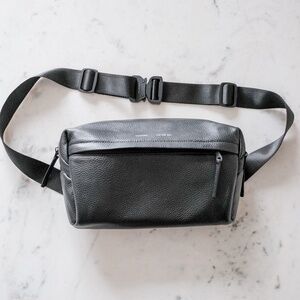 Grams(28) 156 City Sling